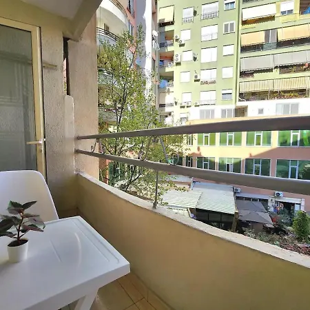 Daire Skanderbeg Deluxe Flat W 24h Check In Tiran