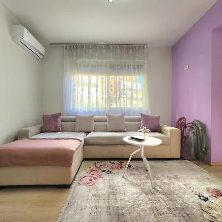 Skanderbeg Deluxe Flat W 24h Check In Apartmán *