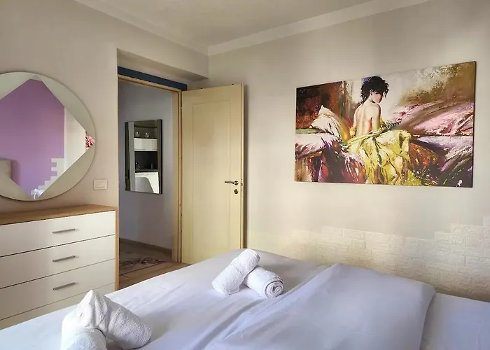 Apartmán Skanderbeg Deluxe Flat W 24h Check In *