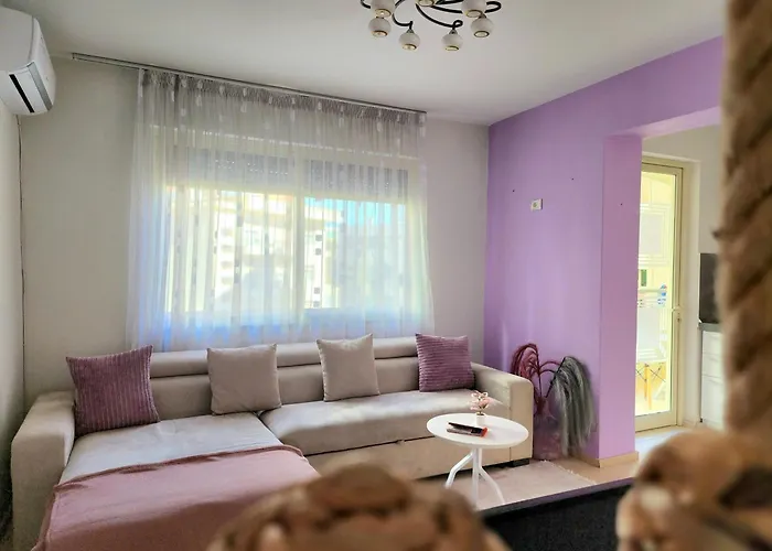 Skanderbeg Deluxe Flat W 24h Check In Apartmán