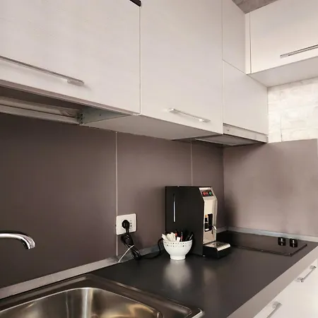 Skanderbeg Deluxe Flat W 24h Check In شقة