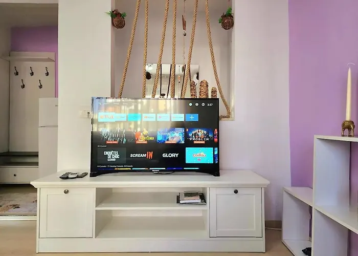 Skanderbeg Deluxe Flat W 24h Check In アパート ティラナ