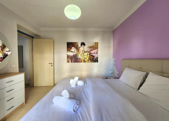 Skanderbeg Deluxe Flat W 24h Check In ティラナ